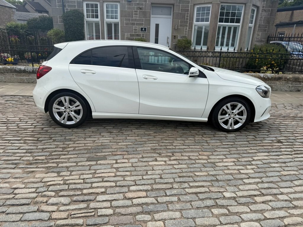 Mercedes-Benz A Class A 200 D Sport Premium White #4