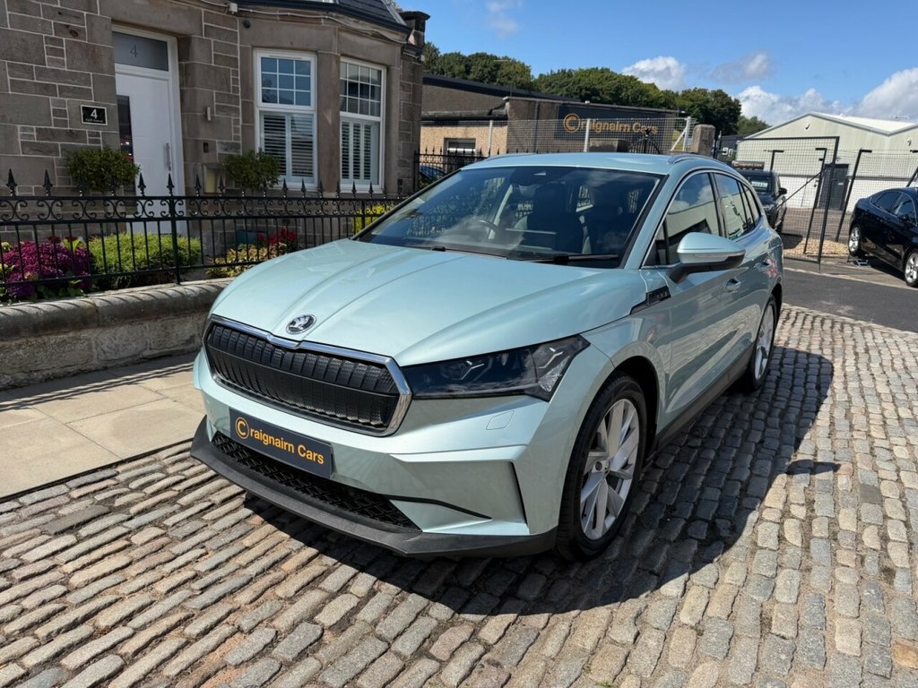 Skoda ENYAQ Suv Silver #3