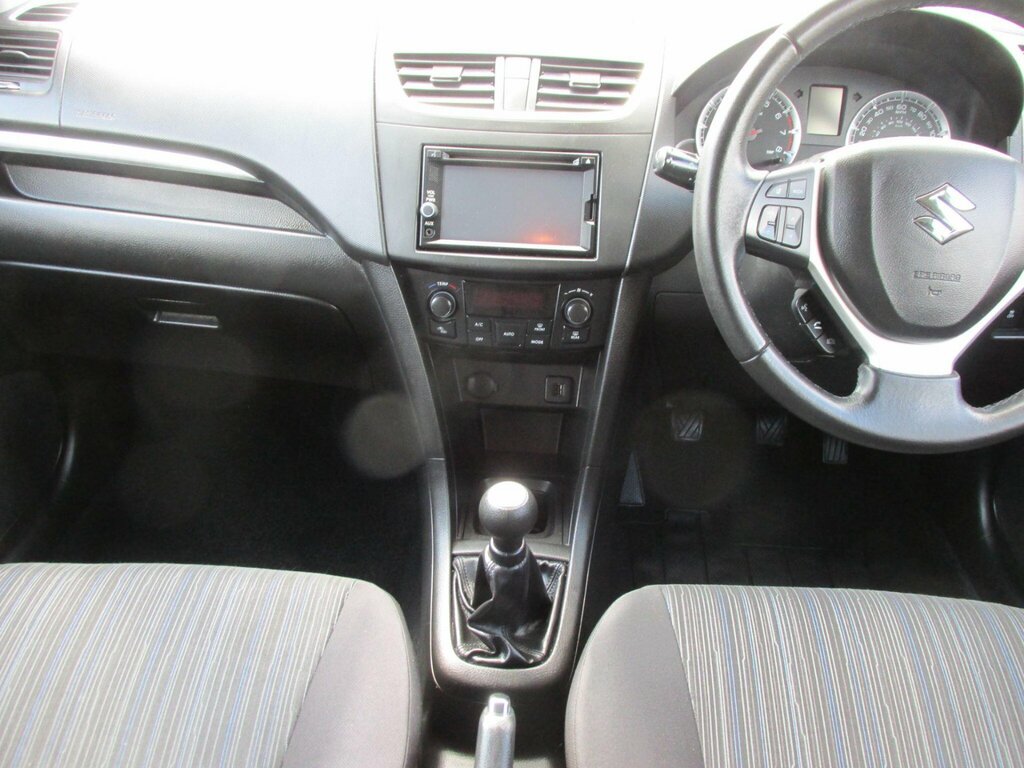 Suzuki Swift White #9