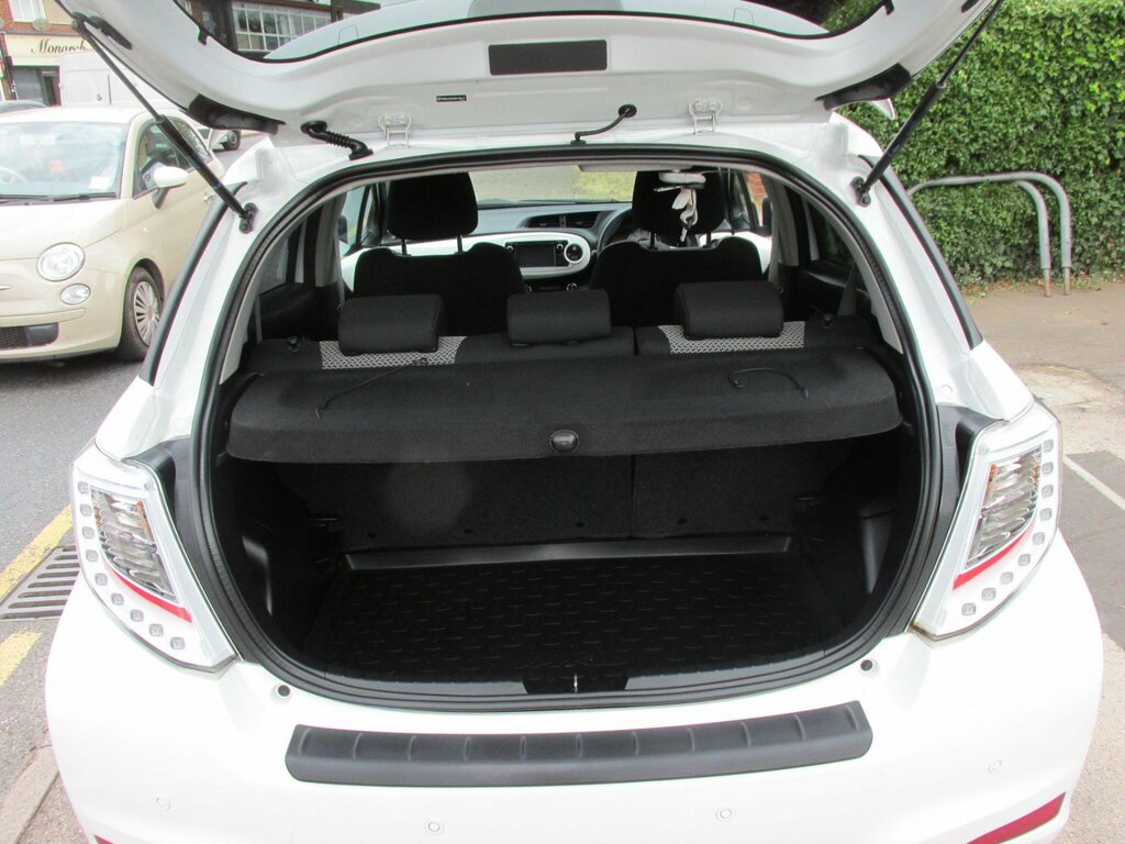 Toyota Yaris Hatchback Red #11