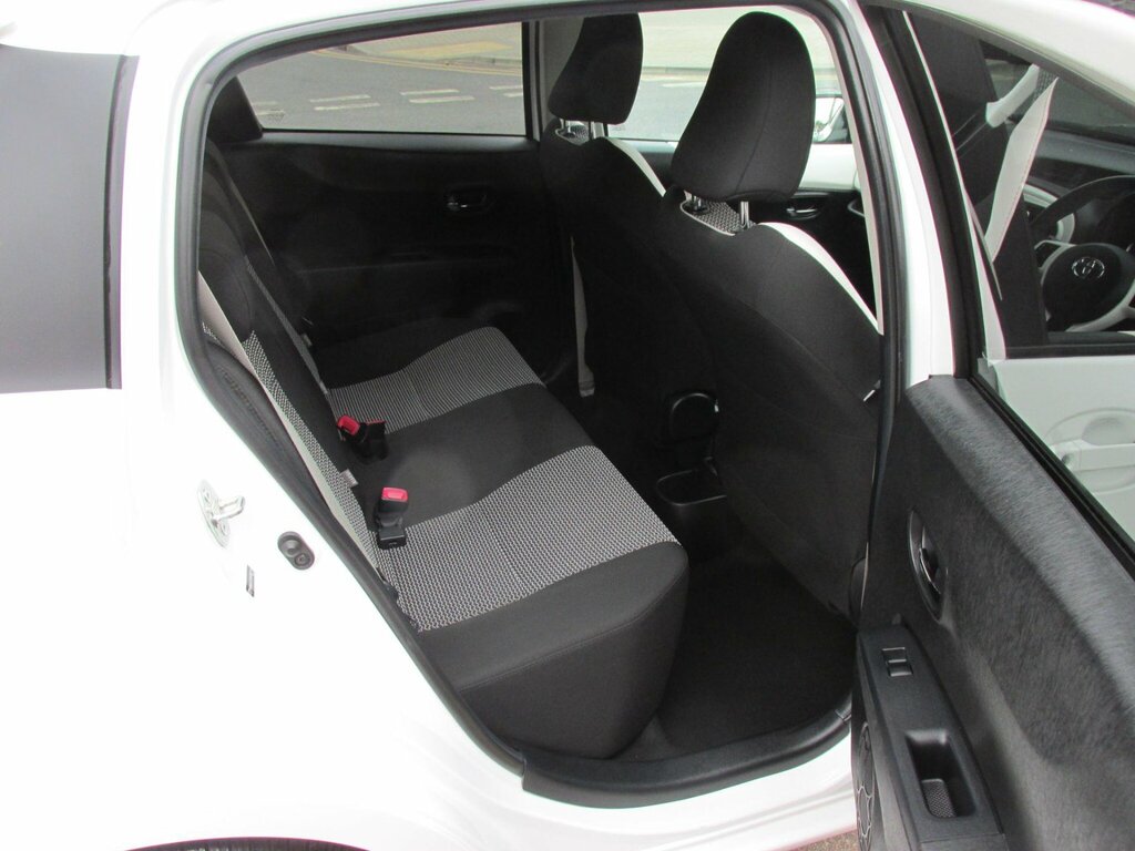 Toyota Yaris Hatchback Red #14