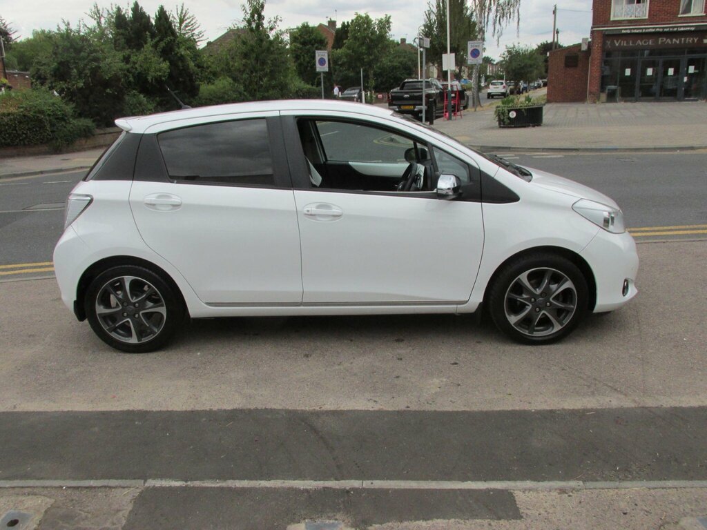 Toyota Yaris 1.33 Dual Vvt-i Trend Euro 5 White #3