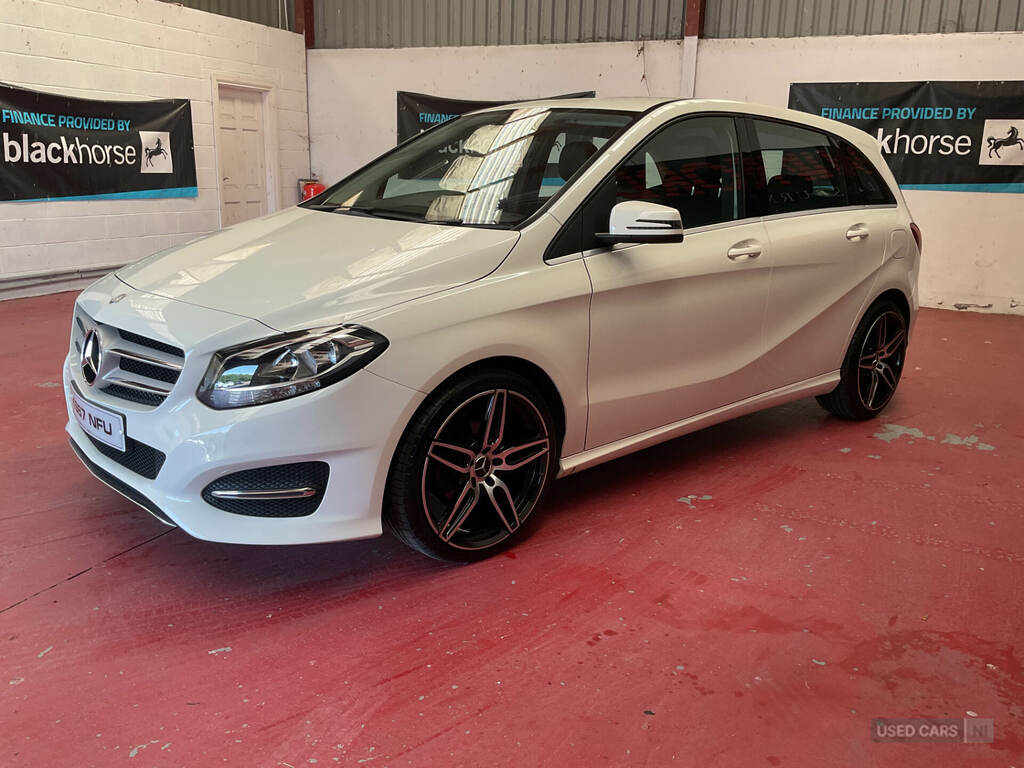 Mercedes-Benz B Class B180d Sport White #4