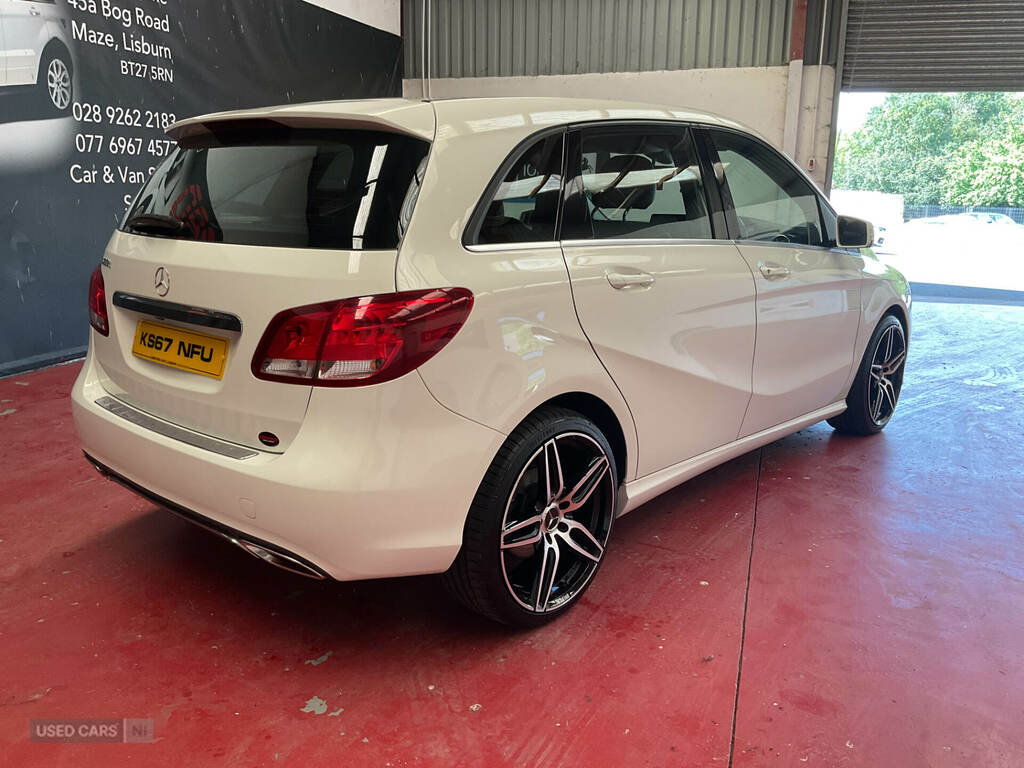 Mercedes-Benz B Class B180d Sport White #3