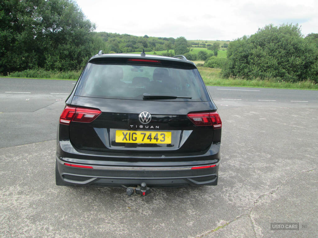 Volkswagen Tiguan 2.0 Tdi Life Dsg XIG7443 Black #6