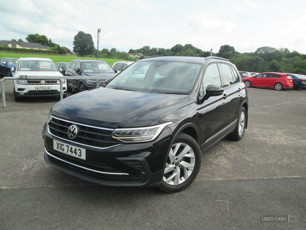 Volkswagen Tiguan 2.0 Tdi Life Dsg XIG7443 Black #2