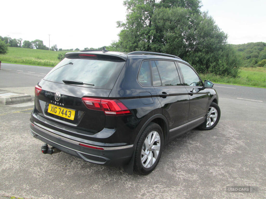 Volkswagen Tiguan 2.0 Tdi Life Dsg XIG7443 Black #4