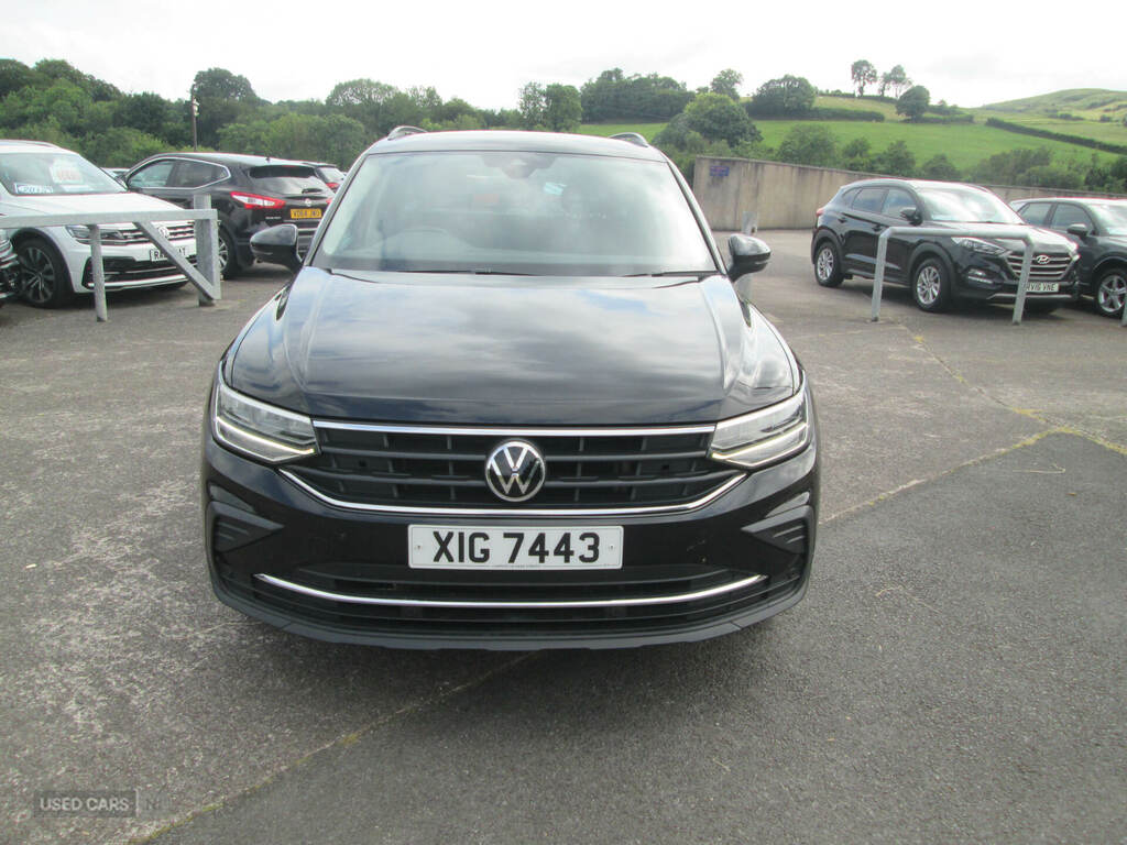 Volkswagen Tiguan 2.0 Tdi Life Dsg XIG7443 Black #3