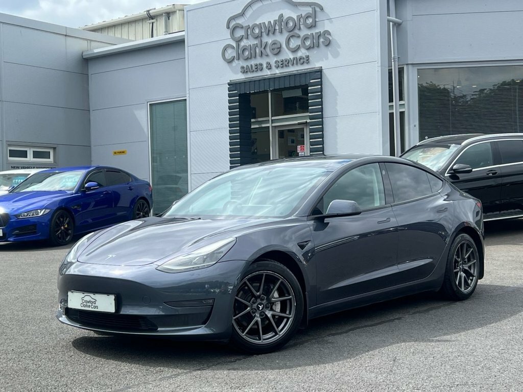 Tesla Model 3 Saloon Grey