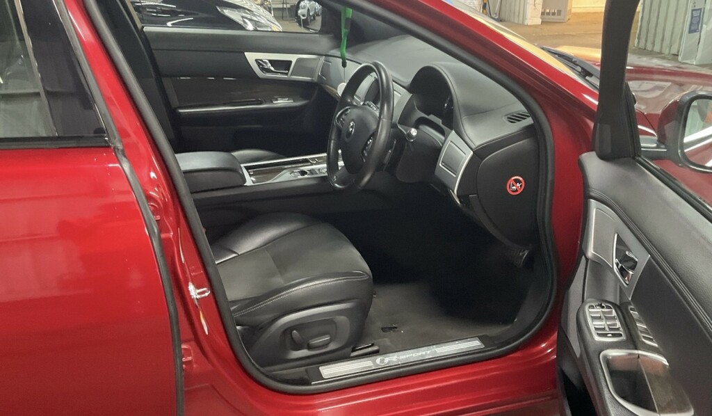 Jaguar XF 2.2 D R-sport Red #6