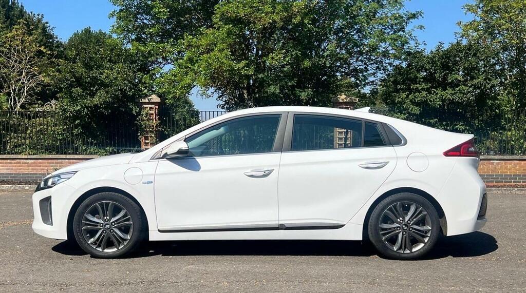 Hyundai Ioniq 1.6 H-gdi 8.9Kwh Premium Hatchback Plug White #18