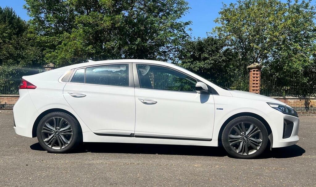 Hyundai Ioniq 1.6 H-gdi 8.9Kwh Premium Hatchback Plug White #15
