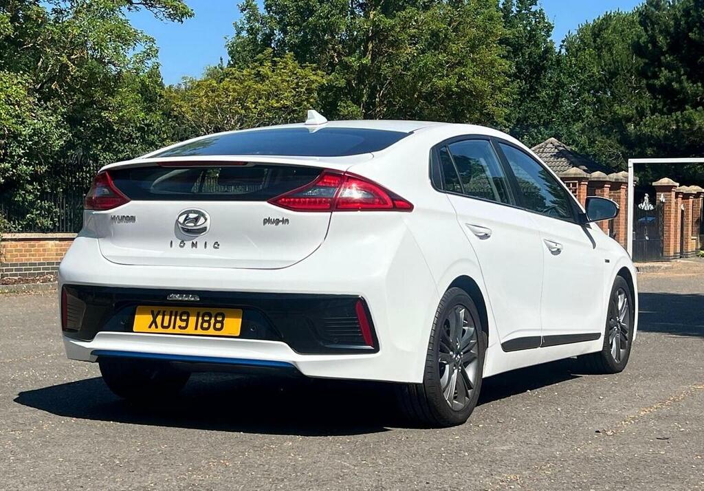 Hyundai Ioniq 1.6 H-gdi 8.9Kwh Premium Hatchback Plug White #22
