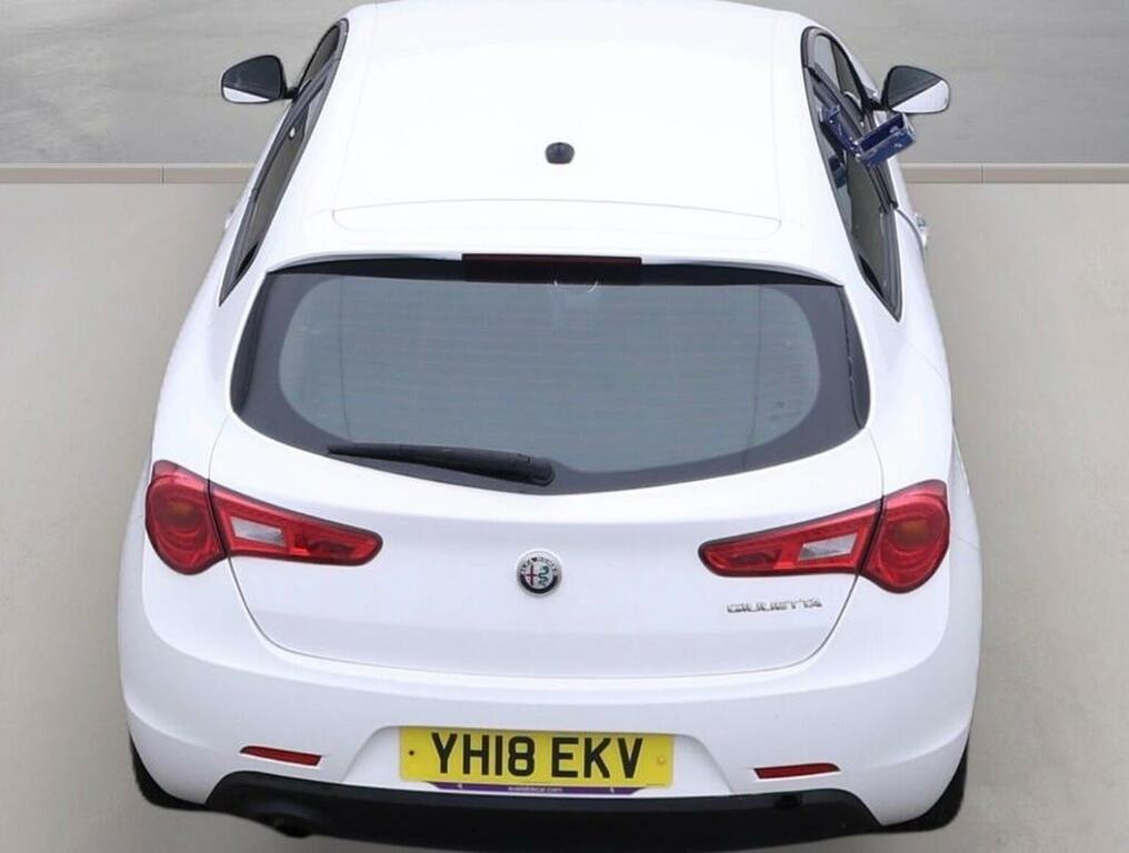 Alfa Romeo Giulietta Hatchback Red #8