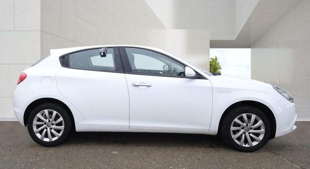 Alfa Romeo Giulietta Hatchback Red #7