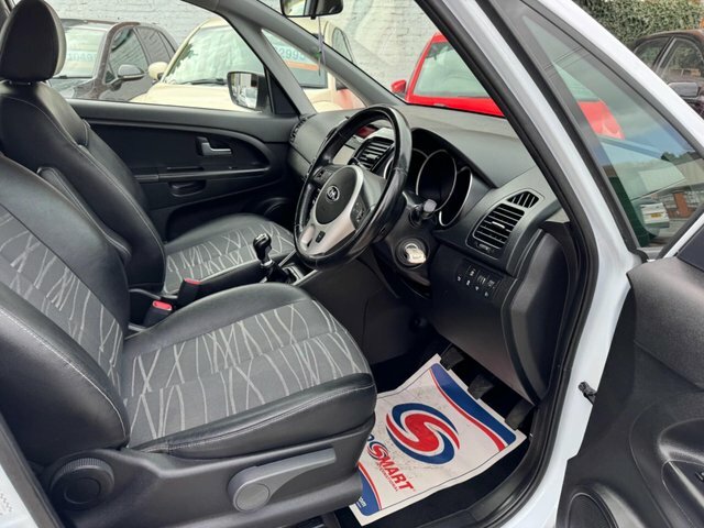 Kia Venga 2017 1.6 3 Euro 6 Ss V13KMP White #3