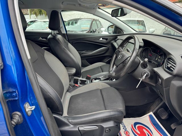 Vauxhall Grandland X 2018 1.5 Turbo D Blueinjection Sport Nav Euro DL68WFY Blue #3