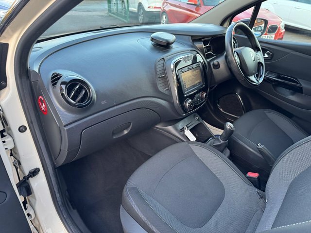 Renault Captur 2014 1.5 Dci Energy Dynamique S Medianav Euro 5 S SC64RSX White #2