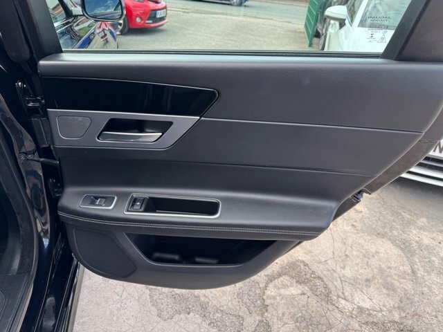 Jaguar XF 2.0I 250 R-sport Grey #35