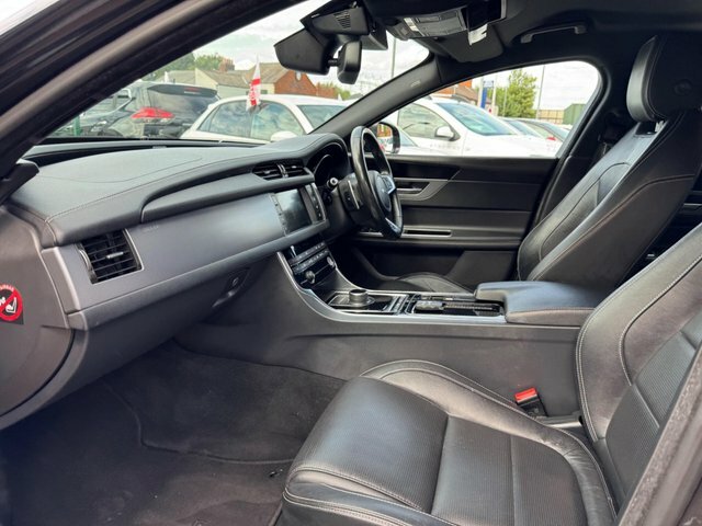 Jaguar XF 2018 2.0I R-sport Saloon Euro 6 S Black #2