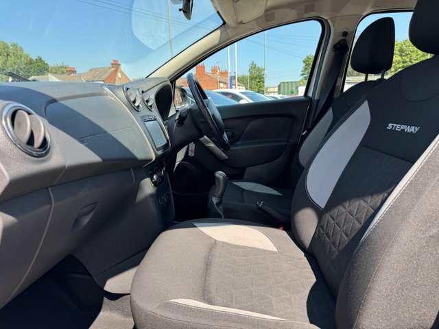 Dacia Sandero Stepway 2015 0.9 Tce Laureate Euro 6 Ss White #3