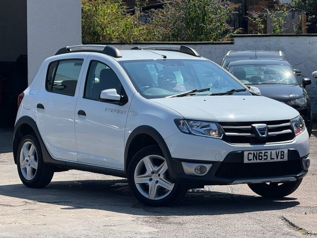 Dacia Sandero Stepway 2015 0.9 Tce Laureate Euro 6 Ss White #6