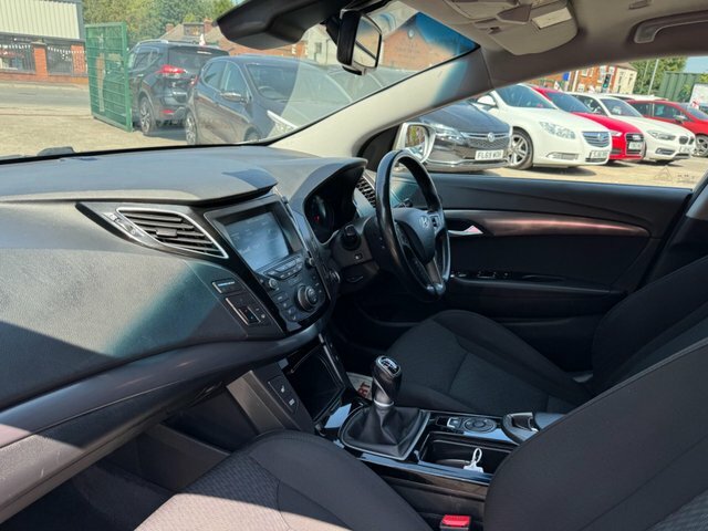 Hyundai I40 Premium White #26