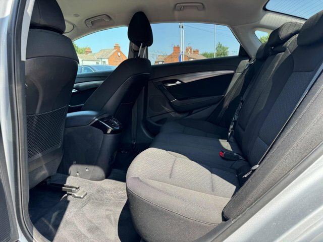Hyundai I40 Premium White #27