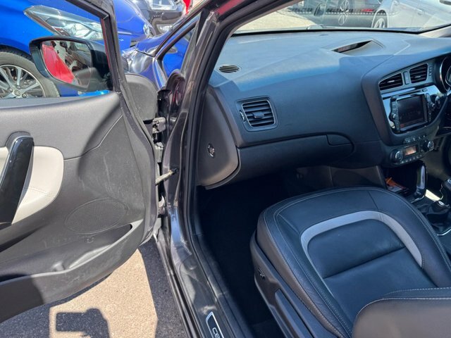 Kia Ceed 1.6 Crdi 4 Tech Ecodynamics Red #24