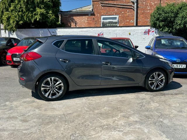 Kia Ceed 1.6 Crdi 4 Tech Ecodynamics Red #10