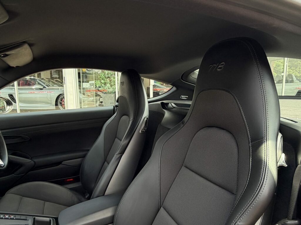 Porsche 718 Cayman T Black #3