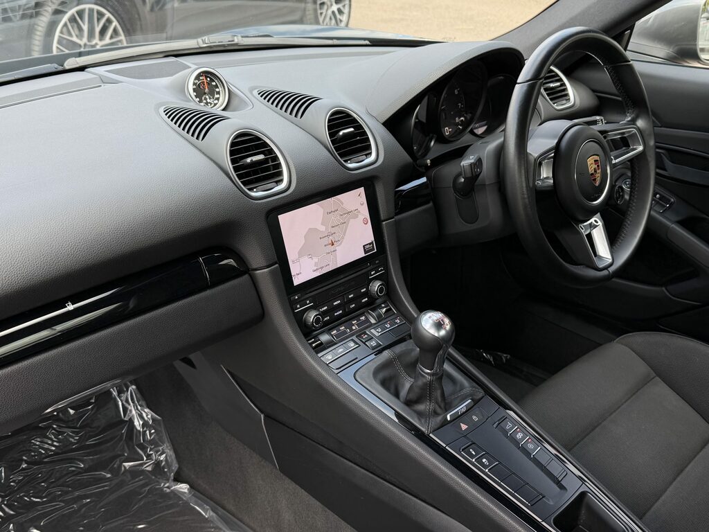 Porsche 718 Cayman T Black