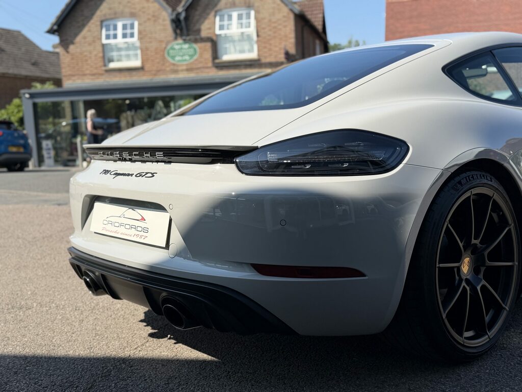Porsche 718 Cayman Cayman S-a 2021 White #27