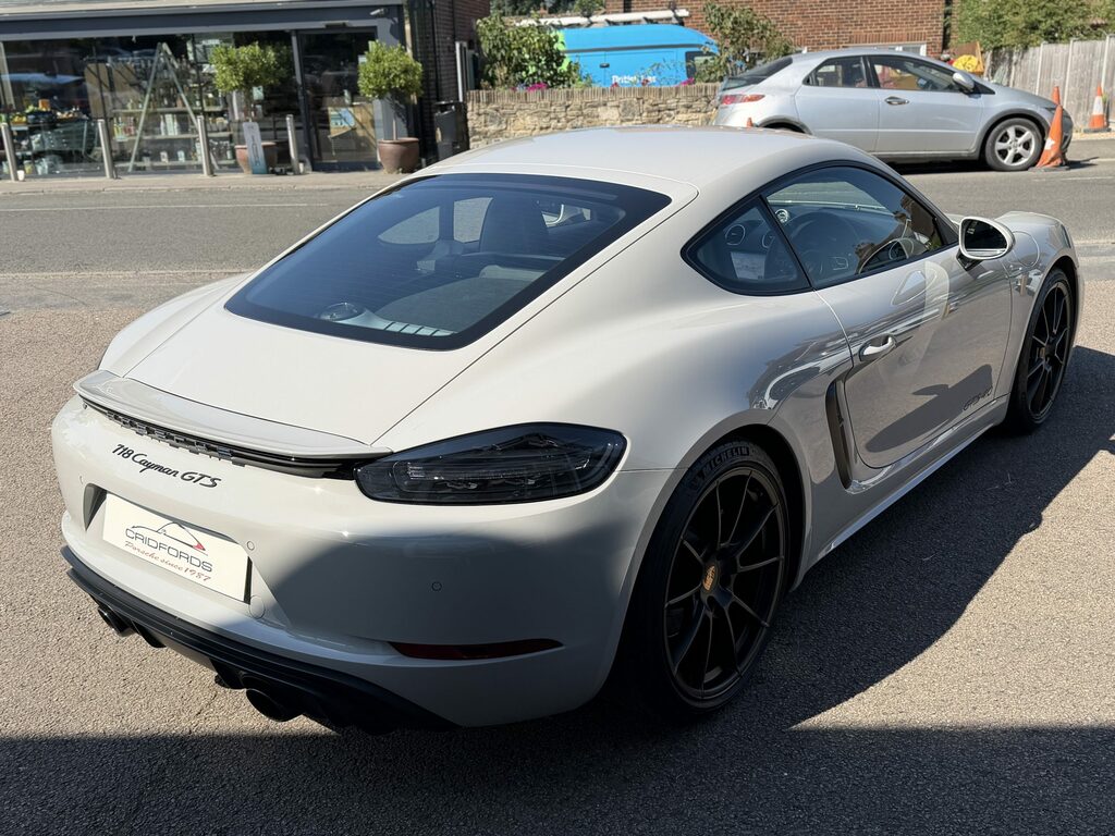 Porsche 718 Cayman Cayman S-a 2021 White #25
