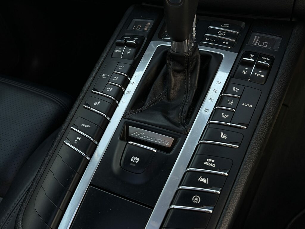 Porsche Macan 252 Pdk Black #9
