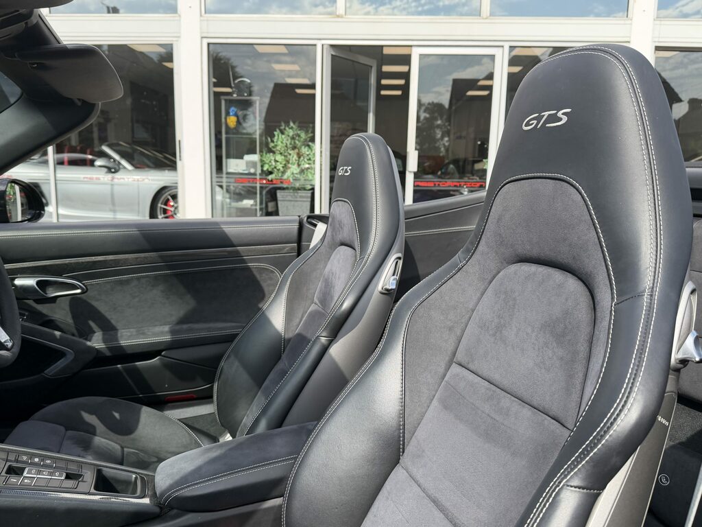 Porsche 911 Gts Black #2