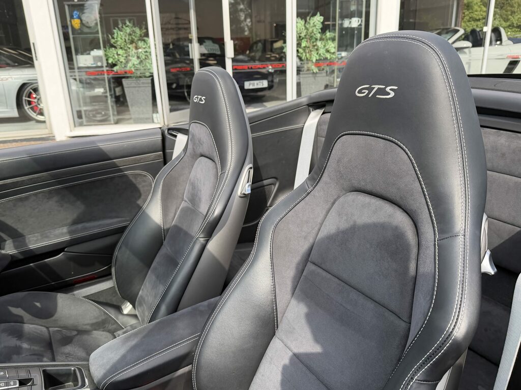 Porsche 911 Gts Black #3
