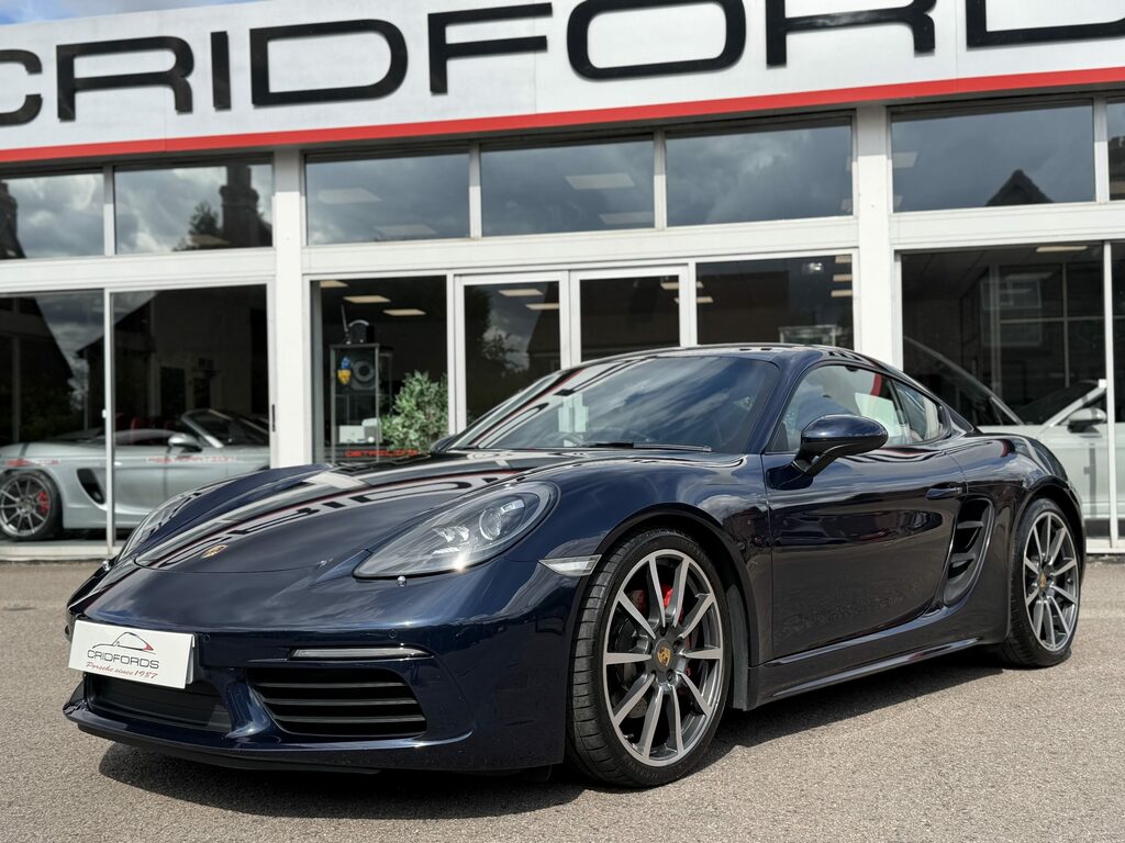 Porsche 718 Cayman Cayman S Black #17