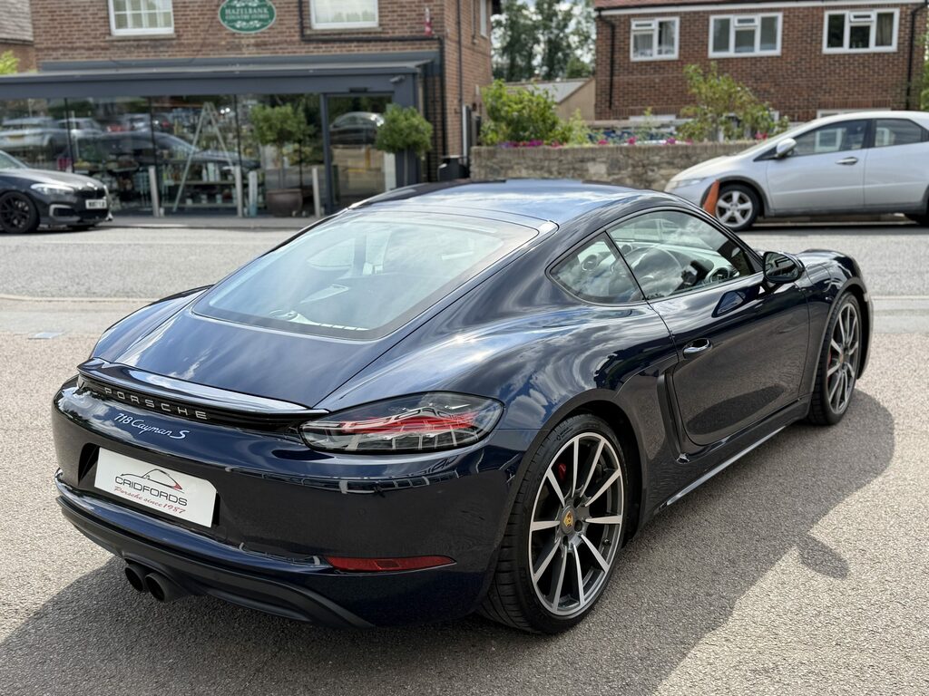Porsche 718 Cayman Cayman S Black #26