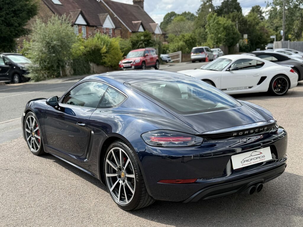 Porsche 718 Cayman Cayman S Black #18