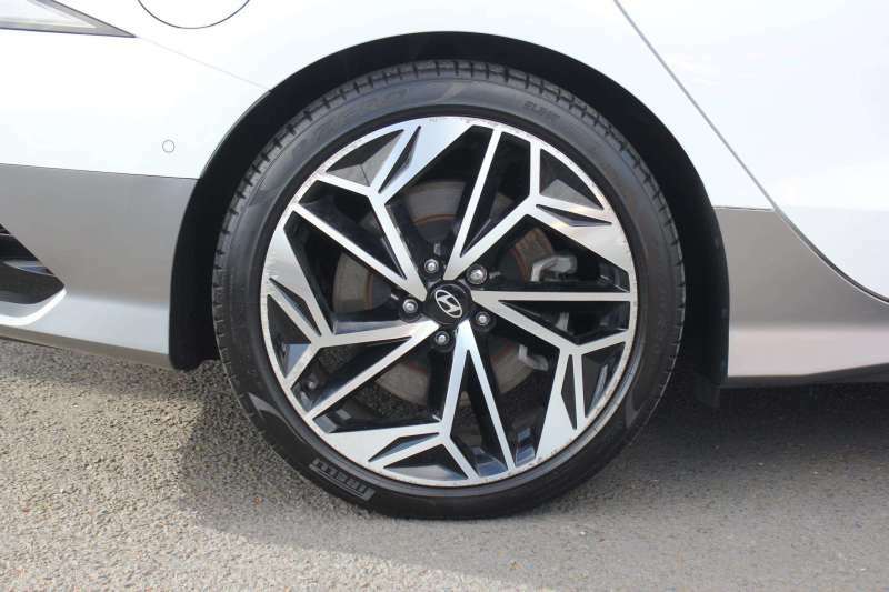 Hyundai Ioniq 6 168Kw Ultimate 77Kwh White #3