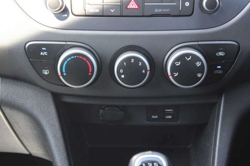 Hyundai I10 1.0 63 Advance Nav Grey #16