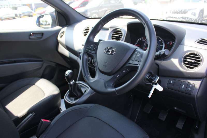 Hyundai I10 1.0 63 Advance Nav Grey #9