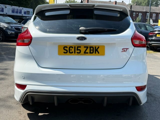 Ford Focus 2.0T Ecoboost St-3 Hatchback Eur White #5