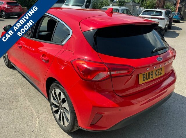 Ford Focus 1.0T Ecoboost Zetec Hatchback Eu Red