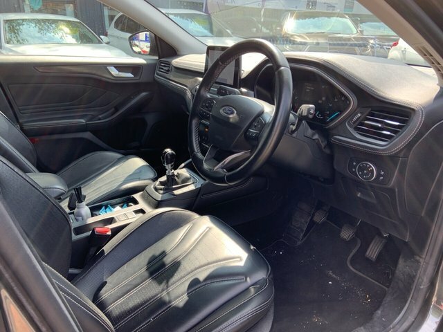Ford Focus 1.0T Ecoboost Vignale Hatchback PK70OYV Grey #2