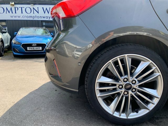 Ford Focus 1.0T Ecoboost Vignale Hatchback PK70OYV Grey #4