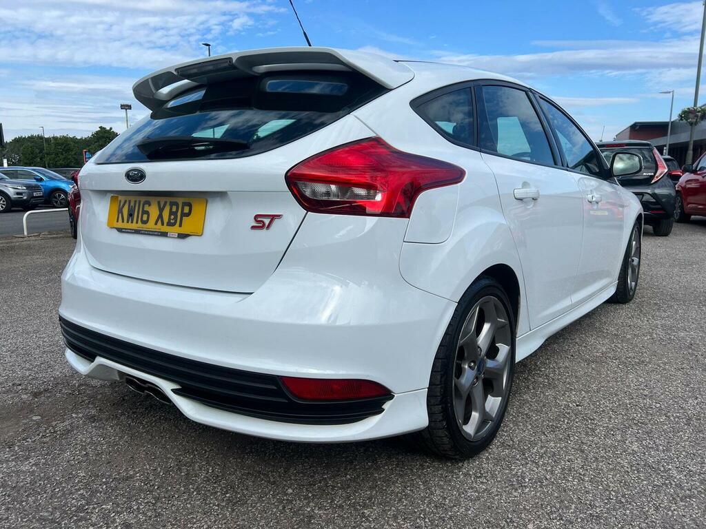 Ford Focus Hatchback 2.0 Tdci St-1 Euro 6 Ss 201616 White #4