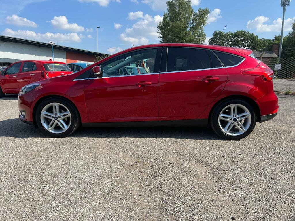 Ford Focus Hatchback 1.5 Tdci Titanium Euro 6 Ss 2015 MW15YPN Red #6