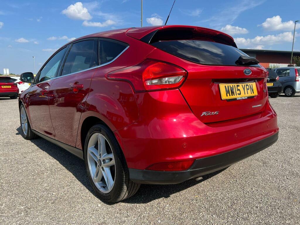 Ford Focus Hatchback 1.5 Tdci Titanium Euro 6 Ss 2015 MW15YPN Red #2